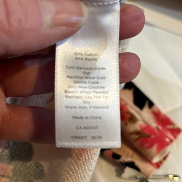 🌺EUC Talbots Spring Floral Cardigan button front 3/4 sleeve - Picture 7 of 7